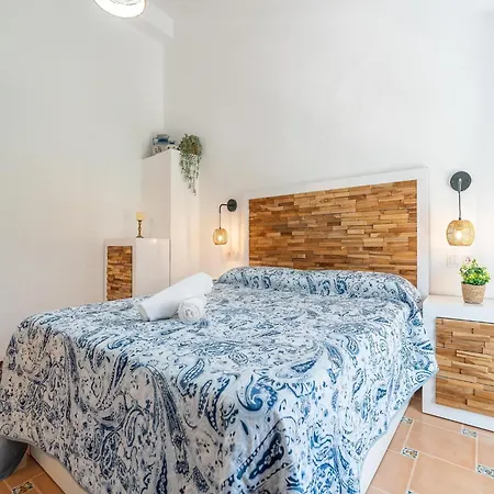 Charming With Private Pool *