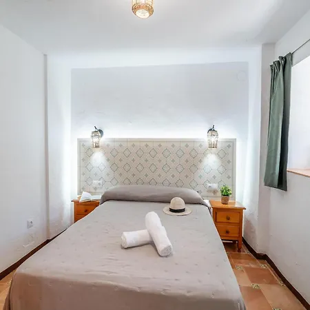 Charming With Private Pool