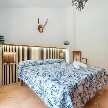 Charming With Private Pool *